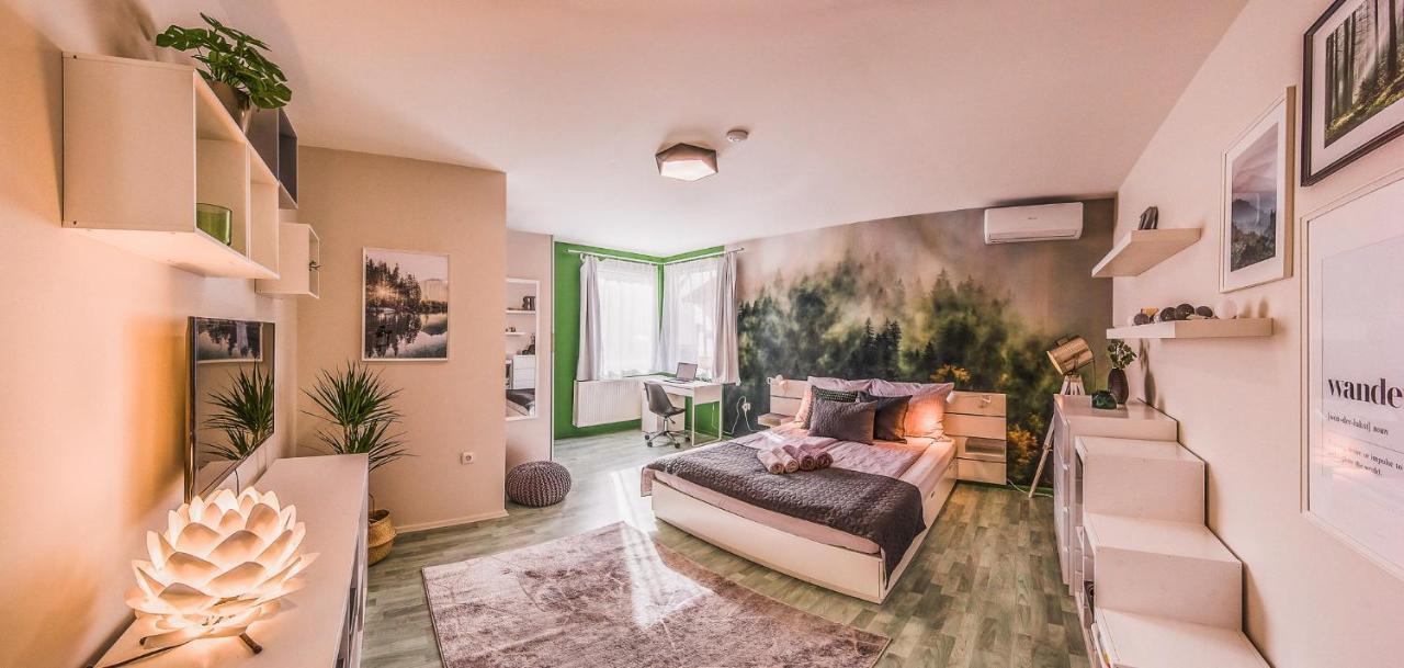 Riverside Apartman**** Miskolc Exterior photo